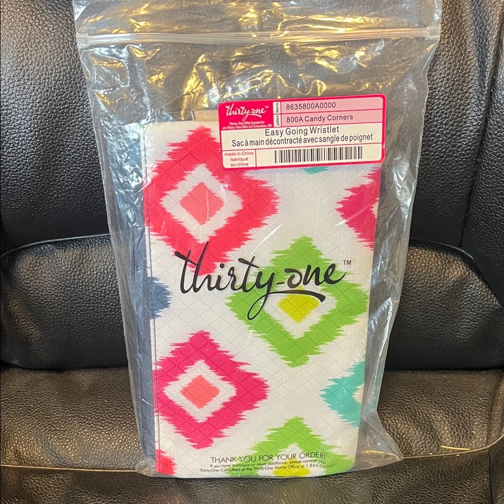 NWT 31 Wristlet